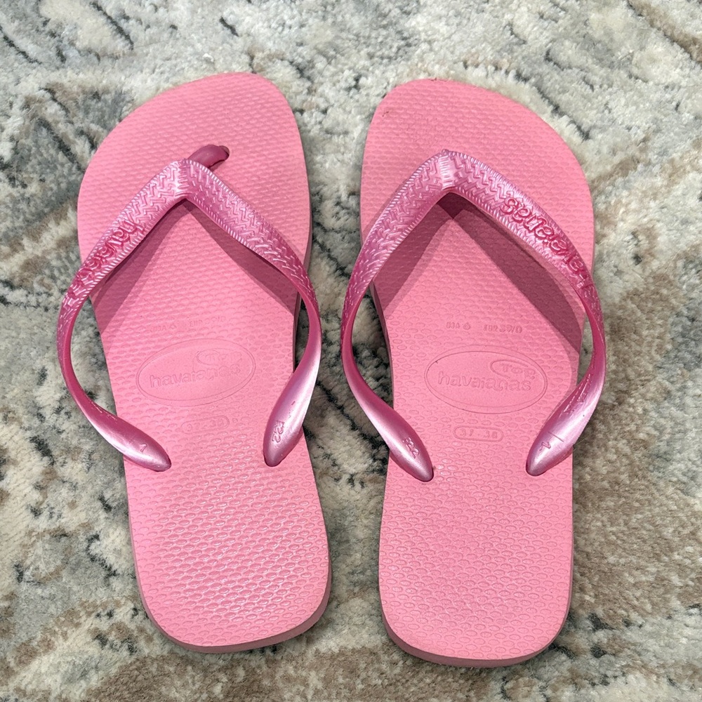 Havaianas Vibrant Pink Sandals